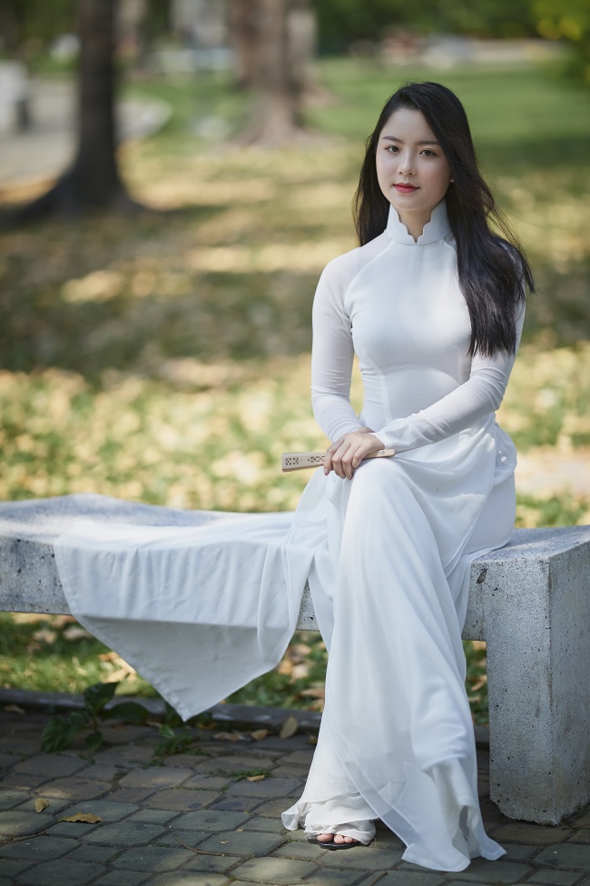 红帘之后